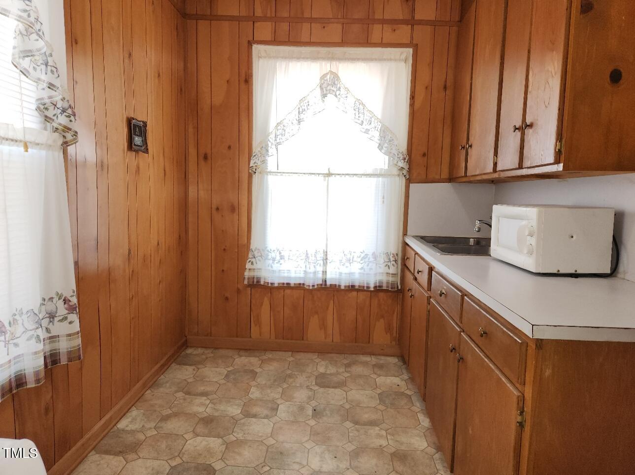320 Depot Street Roxboro, NC 27573 - Photo 11 of 16 20241218_113552