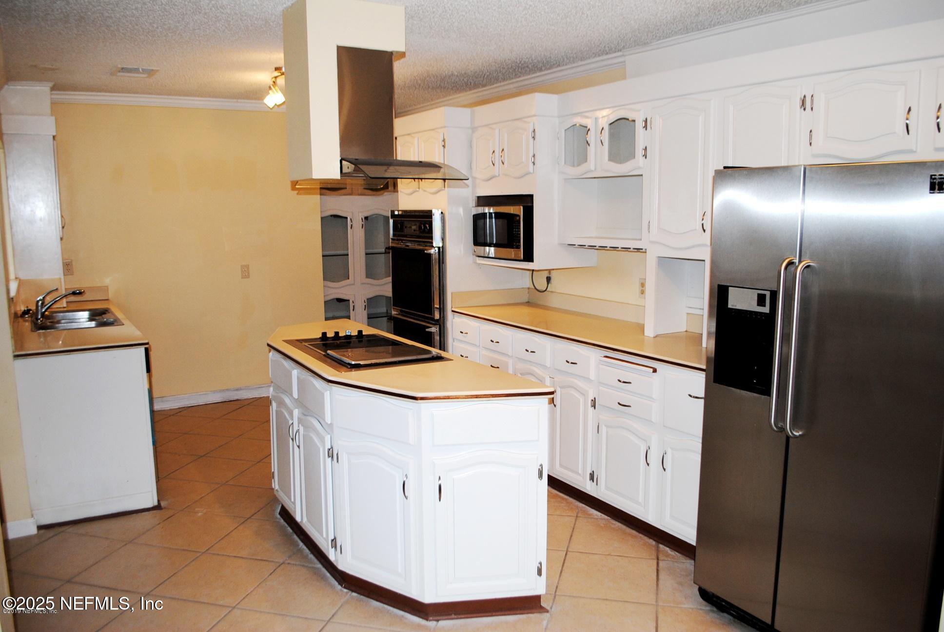 3436 Palm Island Road Jacksonville, FL 32250 - Photo 11 of 26 Kitchen
