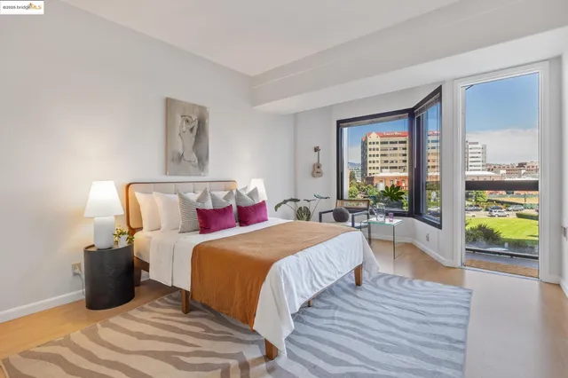 $398,000 | 6363 Christie Avenue, Unit 312, Emeryville, CA 94608