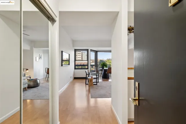 $398,000 | 6363 Christie Avenue, Unit 312, Emeryville, CA 94608