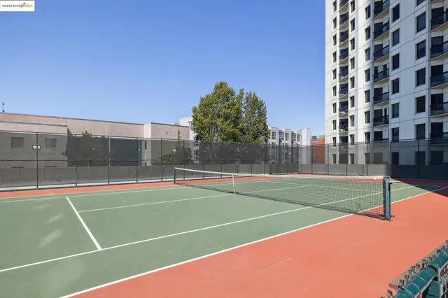 $398,000 | 6363 Christie Avenue, Unit 312, Emeryville, CA 94608