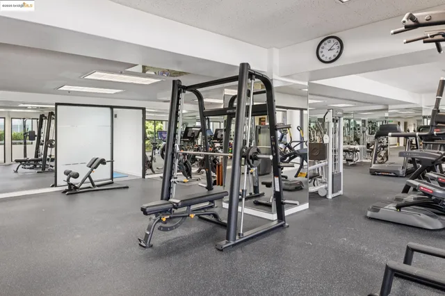 $398,000 | 6363 Christie Avenue, Unit 312, Emeryville, CA 94608