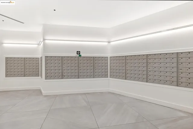 $398,000 | 6363 Christie Avenue, Unit 312, Emeryville, CA 94608