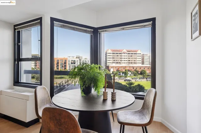 $398,000 | 6363 Christie Avenue, Unit 312, Emeryville, CA 94608