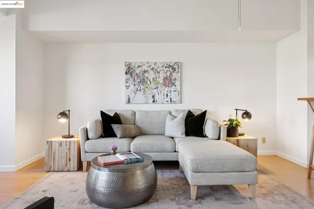 $398,000 | 6363 Christie Avenue, Unit 312, Emeryville, CA 94608