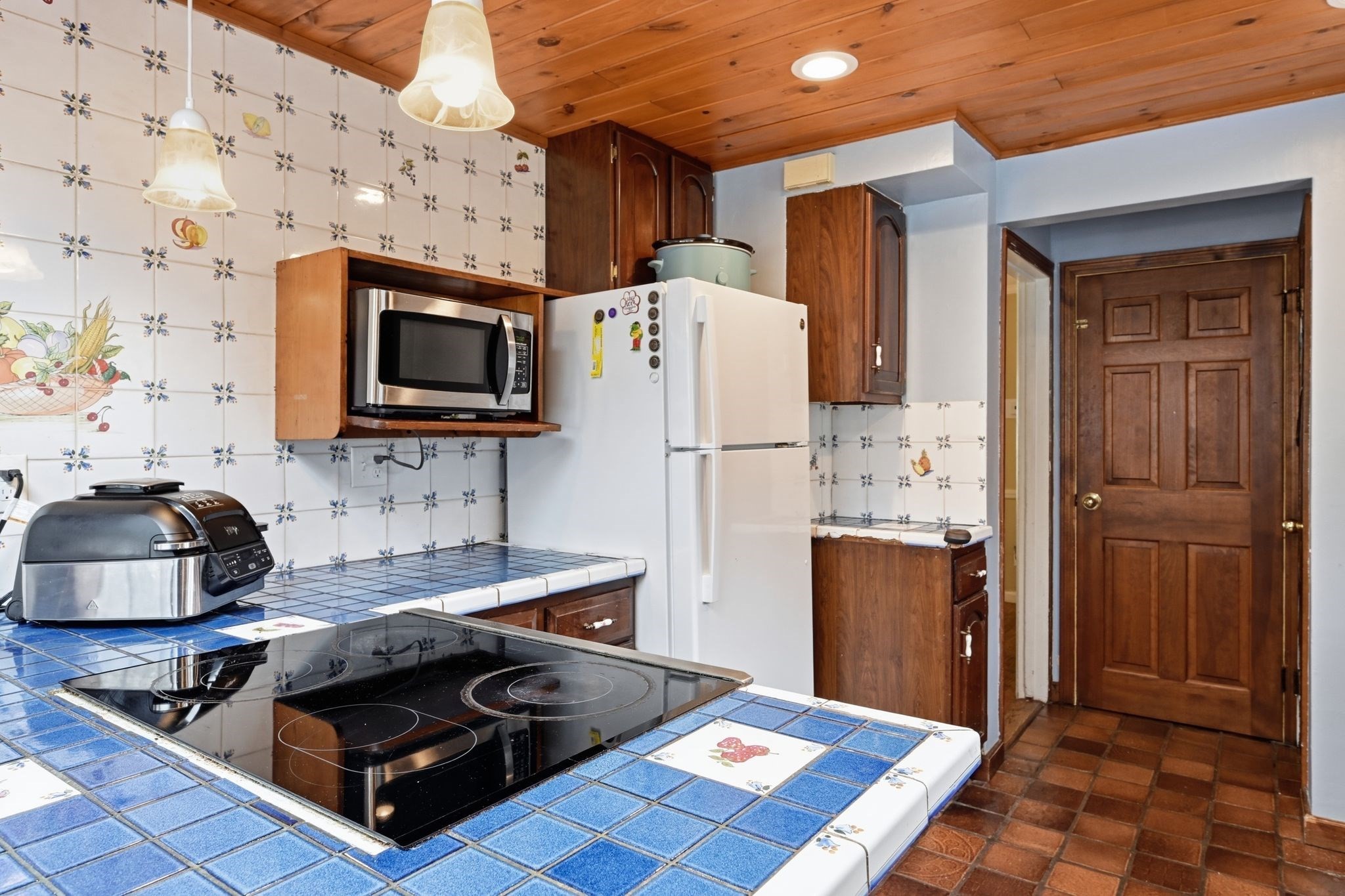 89 Abbott Street Springfield, MA 01118 - Photo 17 of 41 Gallery Image 17