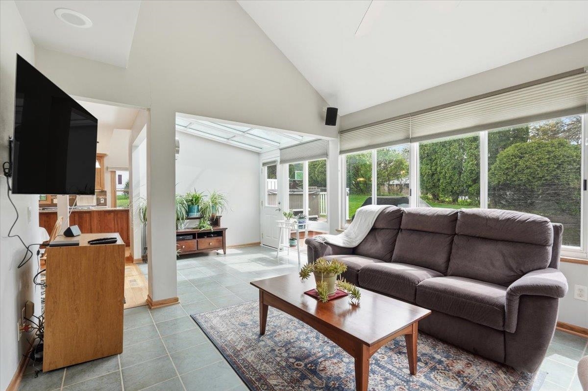2830 Grandview Boulevard Madison, WI 53713 - Photo 18 of 69