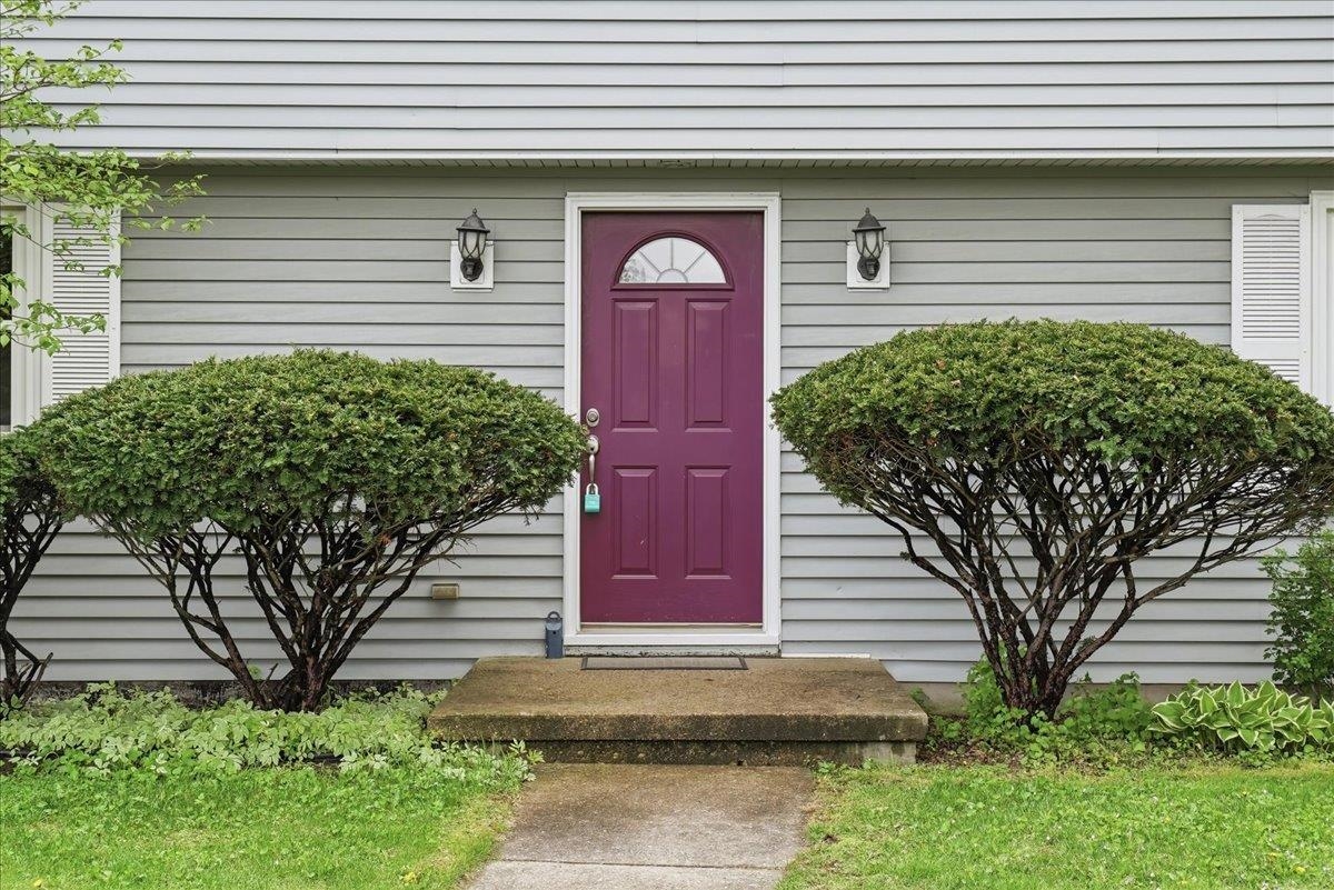 2830 Grandview Boulevard Madison, WI 53713 - Photo 6 of 69