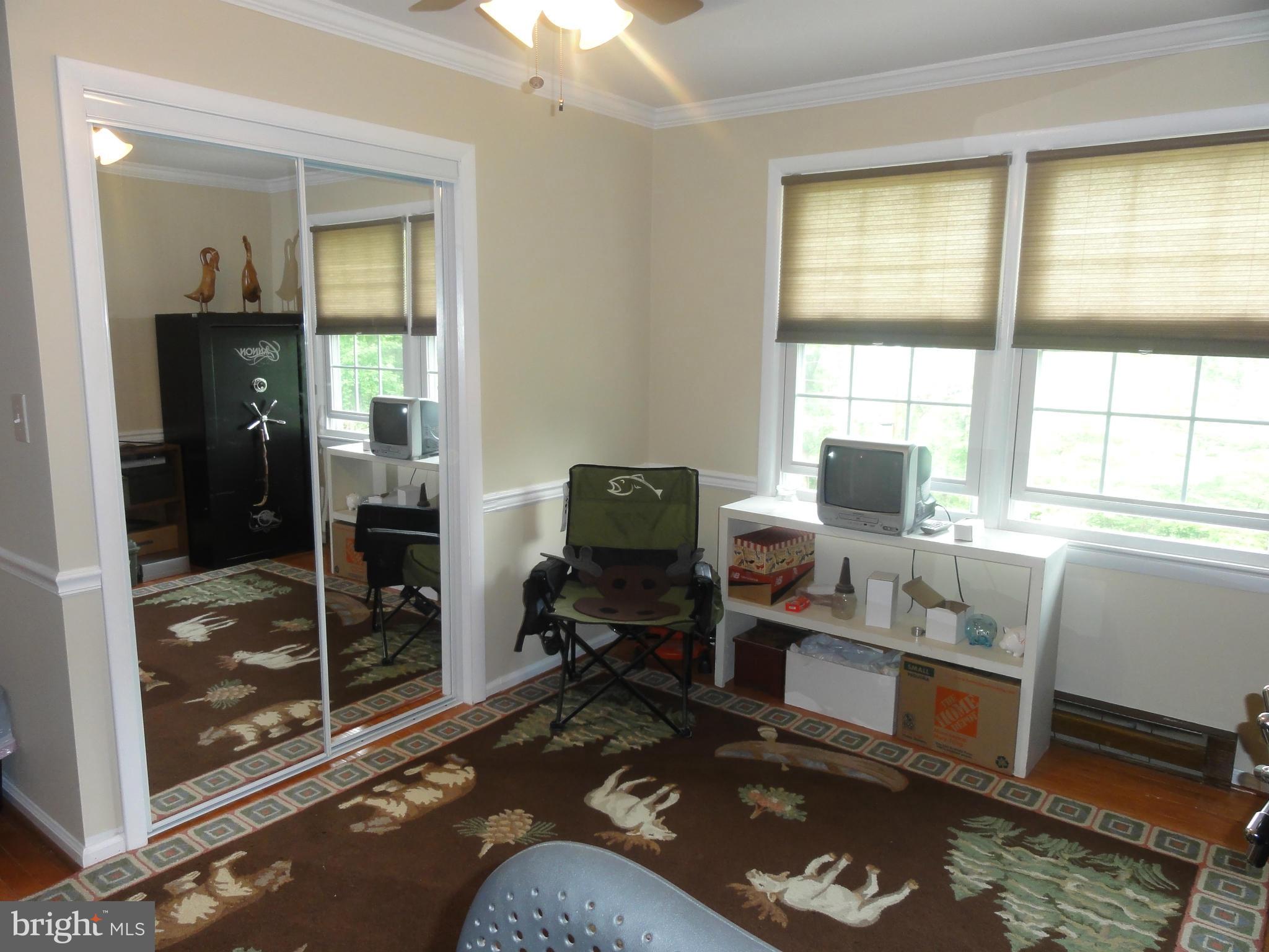 21974 Blue Ridge Mountain Road Paris, VA 20130 - Photo 14 of 27 Bedroom