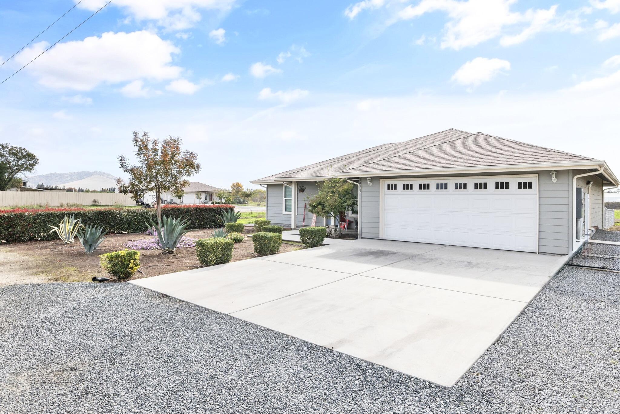 1478 North Belmont Road, Unit E Exeter, CA 93221 - Photo 1 of 29 2-web-or-mls-713A9292