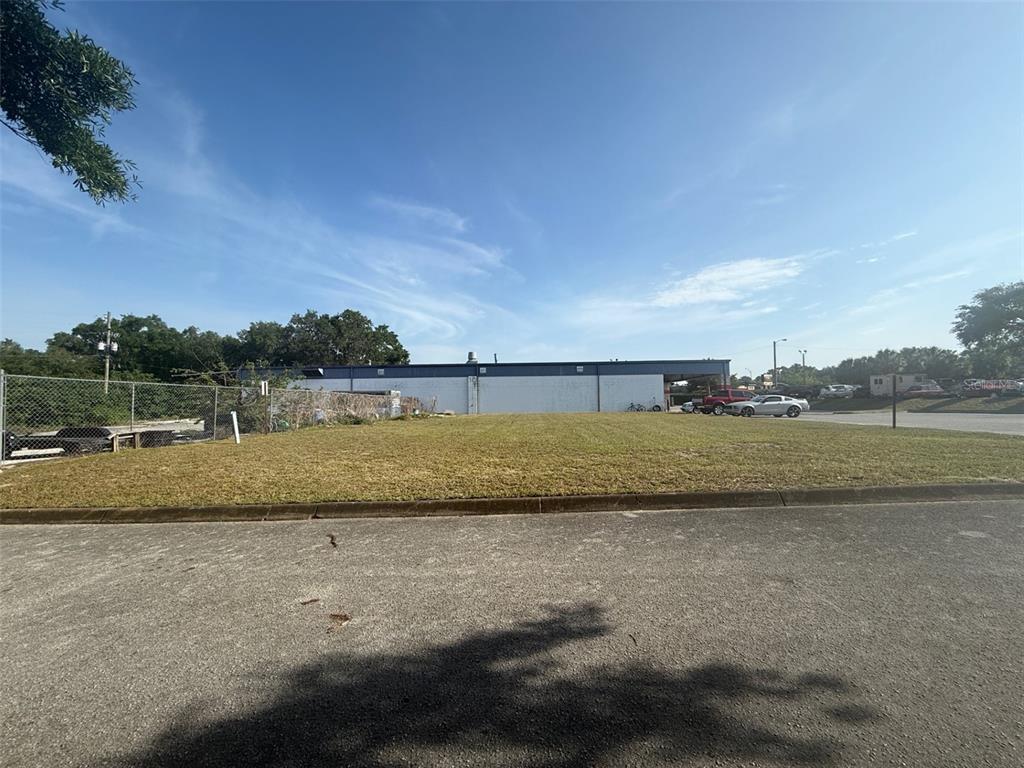 22 Southwest Sw Place Ocala, FL 34471 - Photo 3 of 10