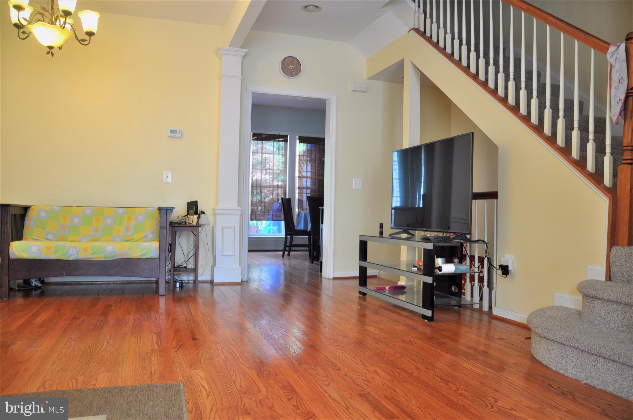 13909 Lullaby Road Germantown, MD 20874 - Photo 2 of 25 Living Room