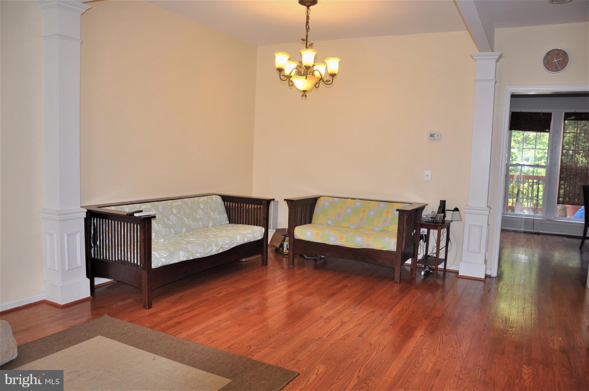 13909 Lullaby Road Germantown, MD 20874 - Photo 3 of 25 Living Room