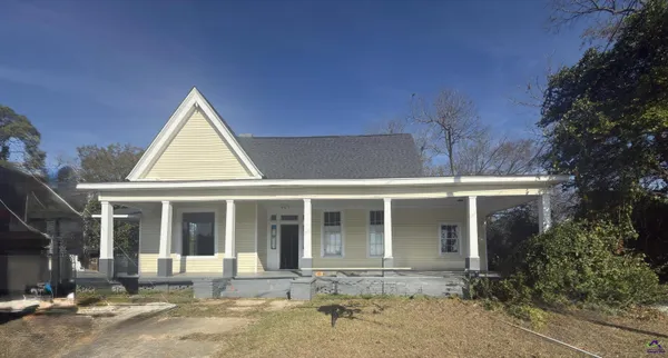 $242,500 | 9 Academy Street, Hawkinsville, GA 31036