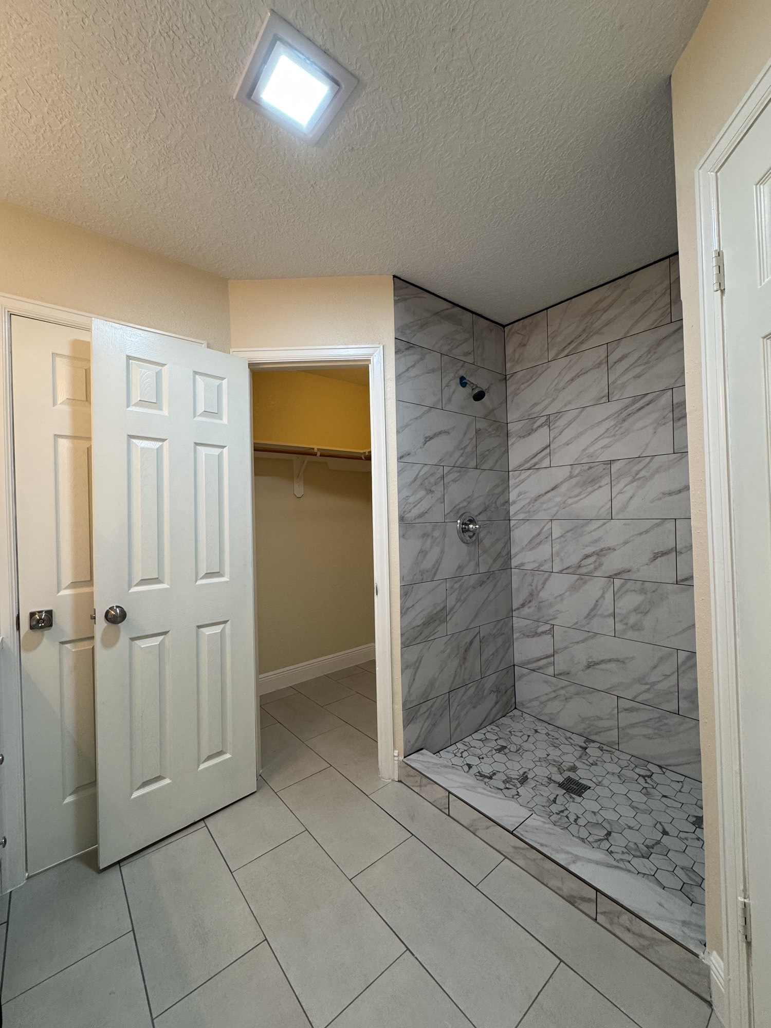 8207 Misty Ridge Lane Houston, TX 77071 - Photo 11 of 27