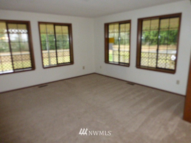 25972 Highland Road Northeast Kingston, WA 98346 - Photo 5 of 10 Gallery Image 5