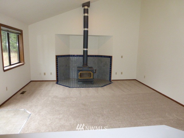 25972 Highland Road Northeast Kingston, WA 98346 - Photo 6 of 10 Gallery Image 6