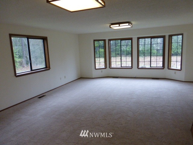 25972 Highland Road Northeast Kingston, WA 98346 - Photo 7 of 10 Gallery Image 7
