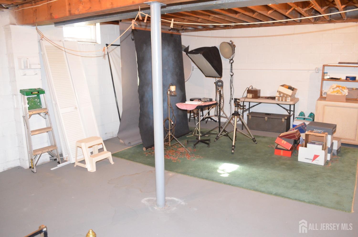 19 Foxhall Middlesex, NJ 08846 - Photo 19 of 21 a living room with furniture