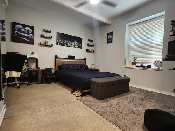 $1,100 | 5240 North Winthrop Avenue, Unit 106, Chicago, IL 60640