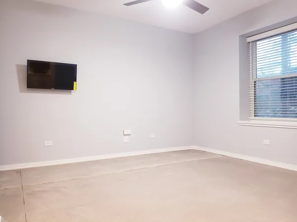 $1,100 | 5240 North Winthrop Avenue, Unit 106, Chicago, IL 60640