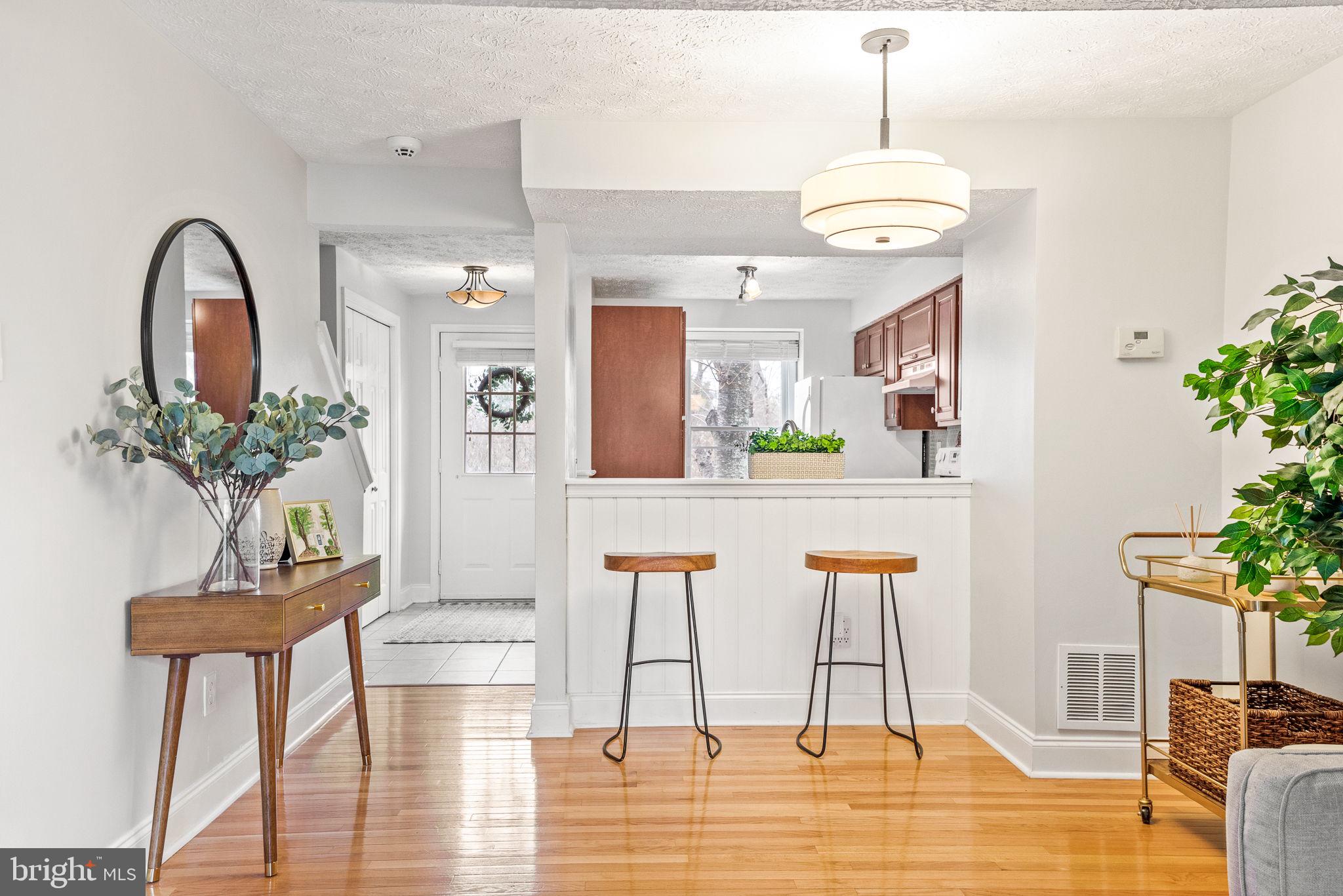 1657 Poplar Grove Drive Reston, VA 20194 - Photo 4 of 26