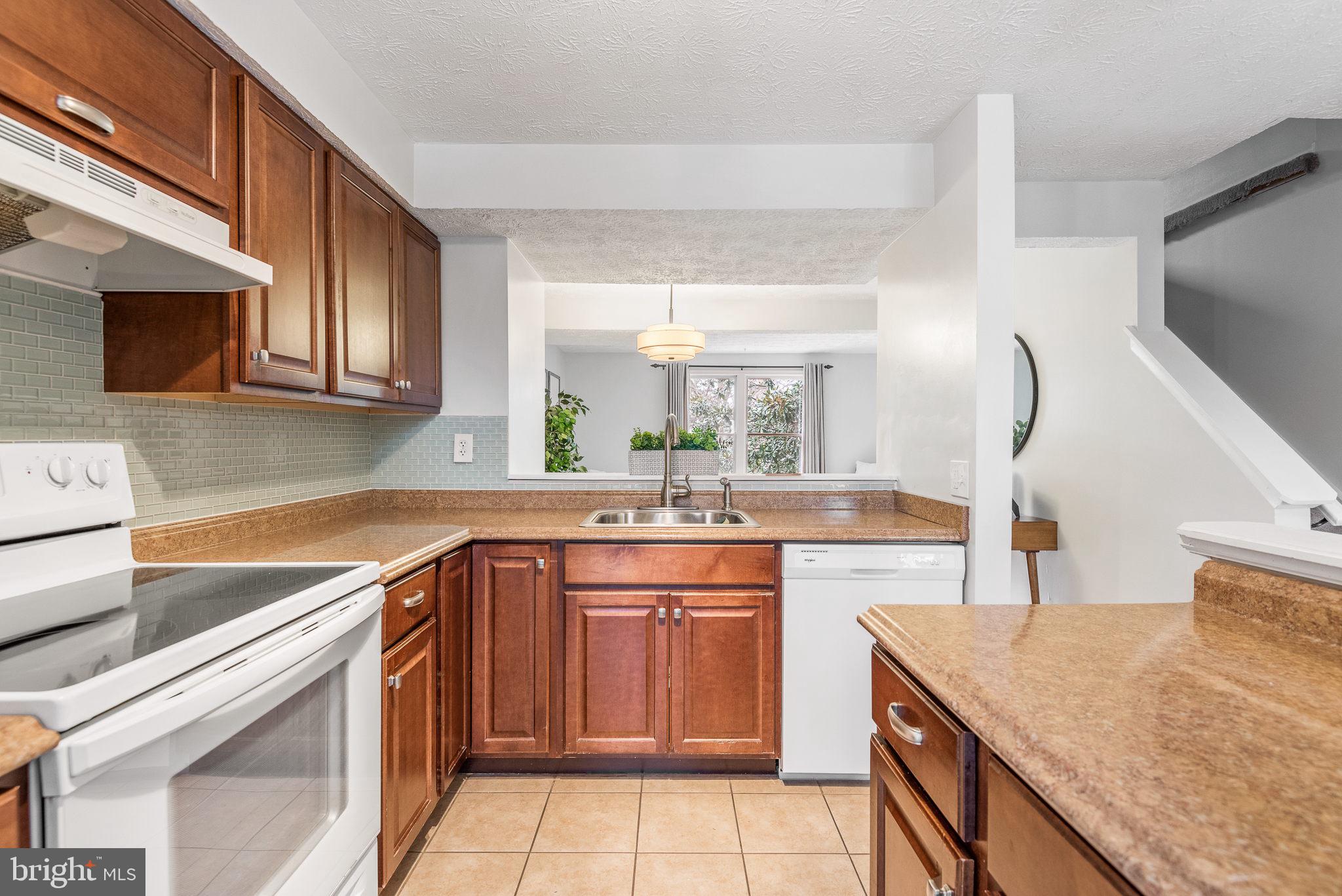 1657 Poplar Grove Drive Reston, VA 20194 - Photo 7 of 26