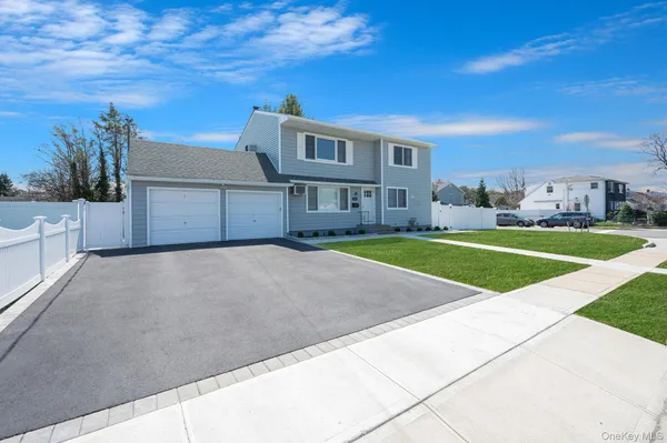 $3,200 | 456 15th Street, West Babylon, NY 11704