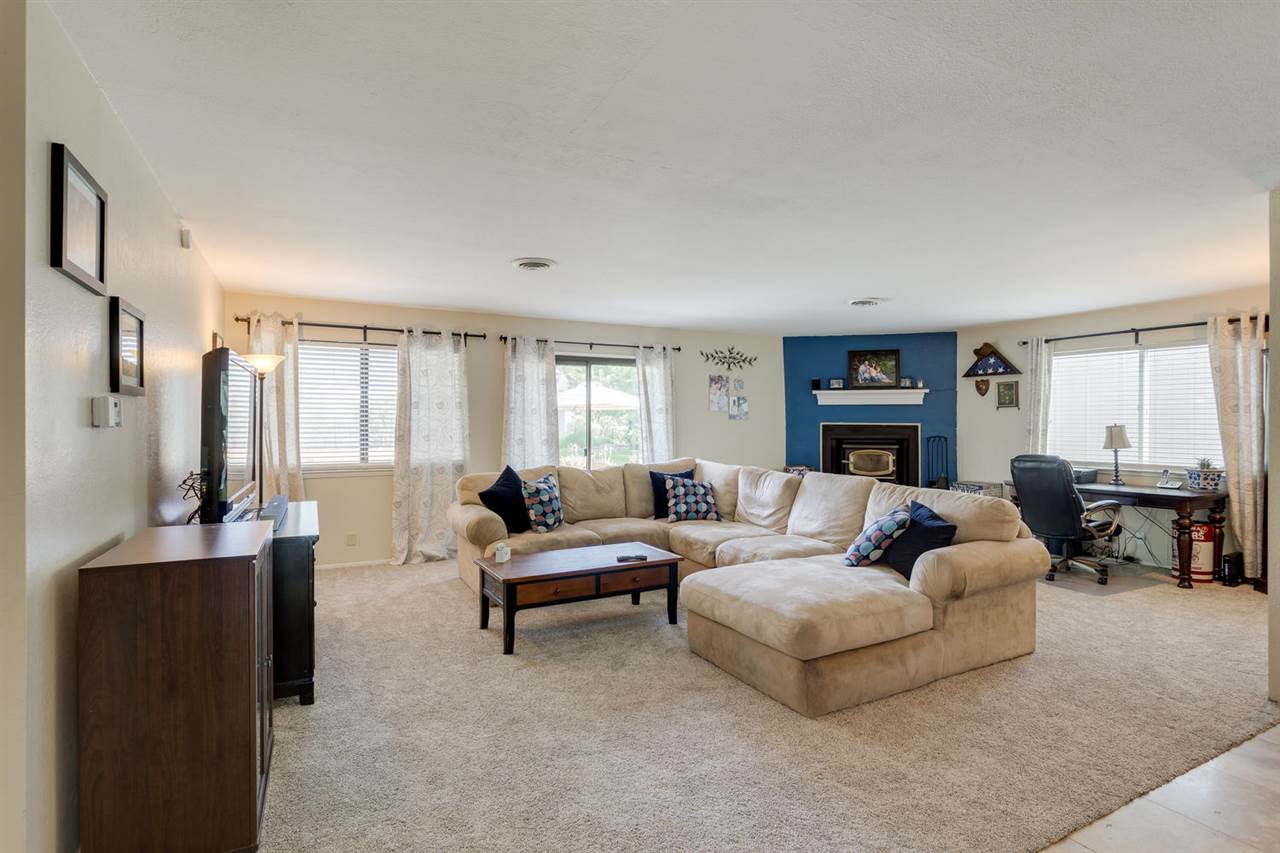 11145 Ringtail Road Penn Valley, CA 95946 - Photo 4 of 14 Gallery Image 4
