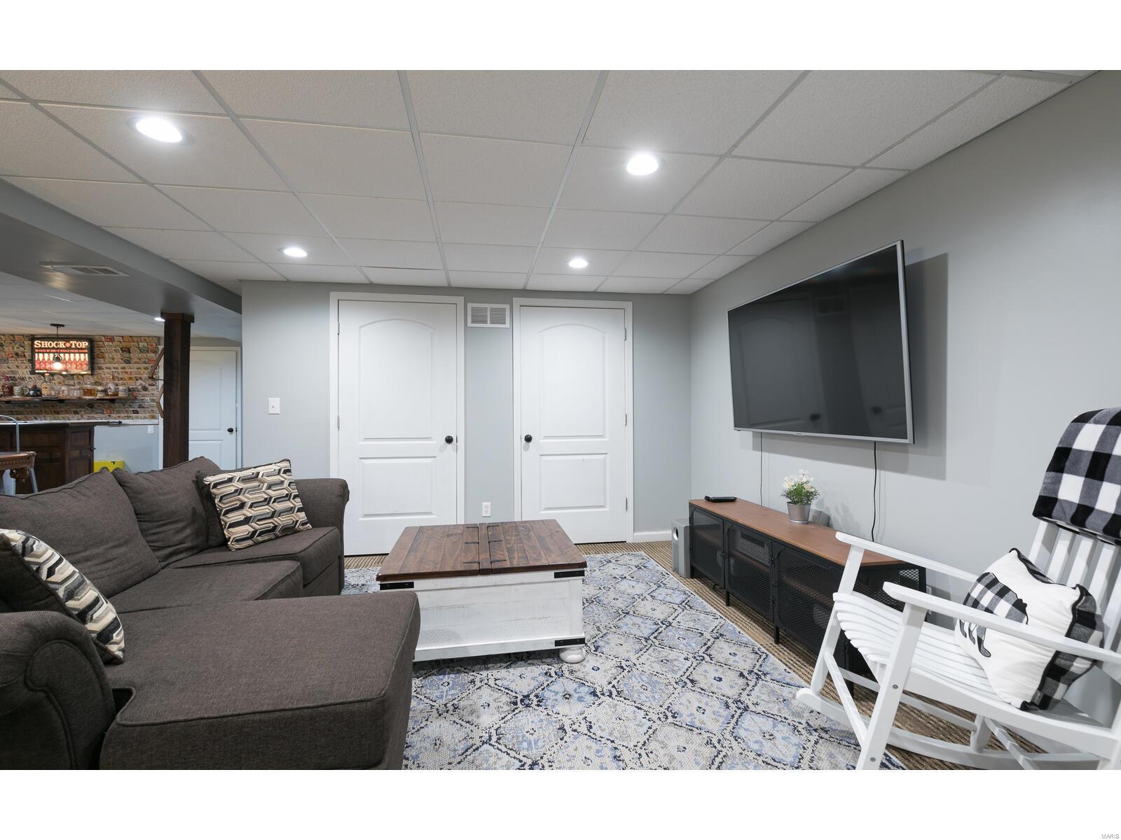 5455 Ringer Road St. Louis, MO 63129 - Photo 17 of 50 Gallery Image 17