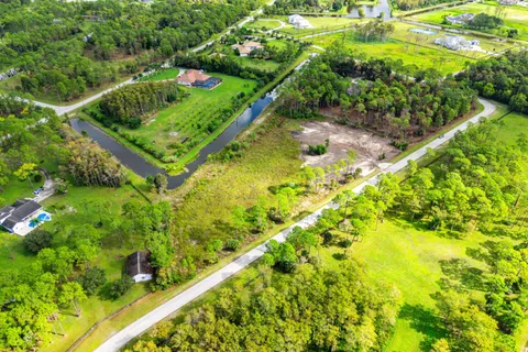 a view of an outdoor space