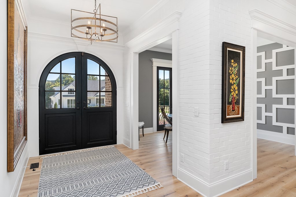 504 McCulley Road Cookeville, TN 38506 - Photo 16 of 70 a view of an entryway with a livingroom