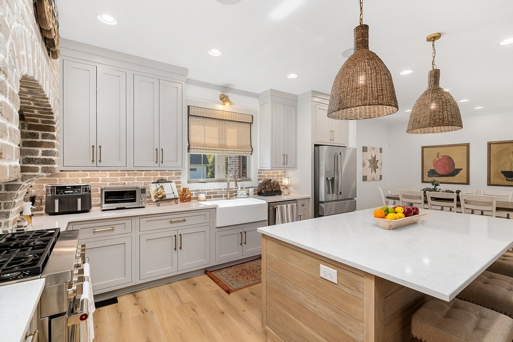 504 McCulley Road Cookeville, TN 38506 - Photo 23 of 70 a kitchen that has a lot of cabinets in it and appliances