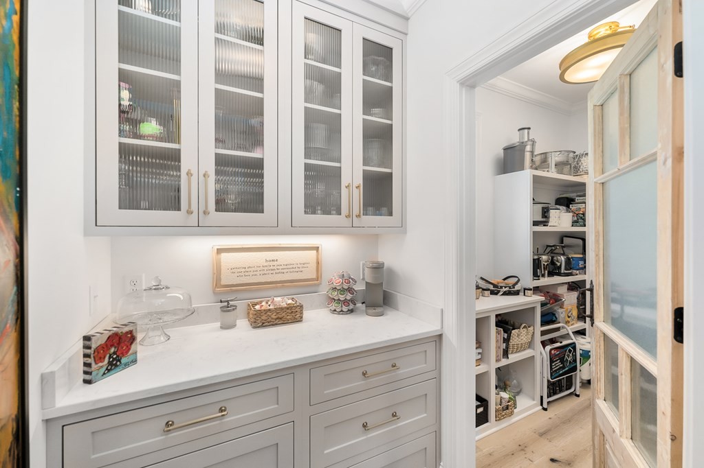 504 McCulley Road Cookeville, TN 38506 - Photo 28 of 70 a bathroom with a sink and a mirror