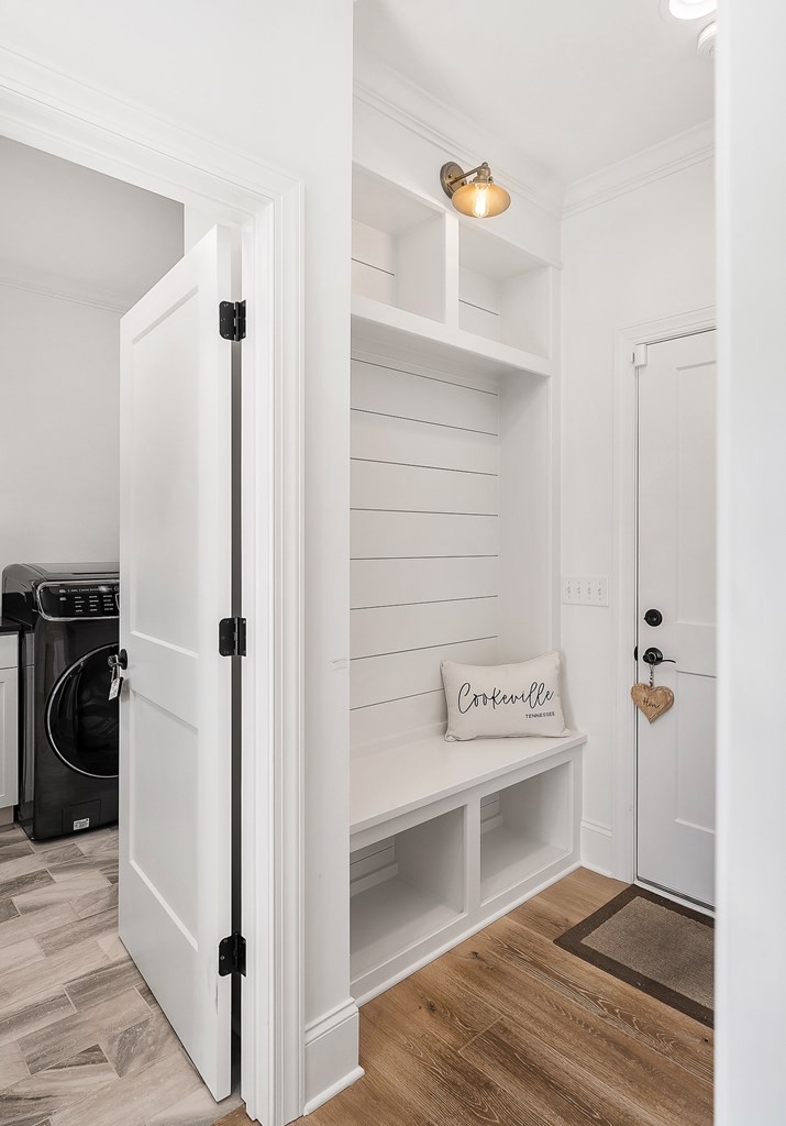 504 McCulley Road Cookeville, TN 38506 - Photo 29 of 70 a view of a hallway with storage and utility