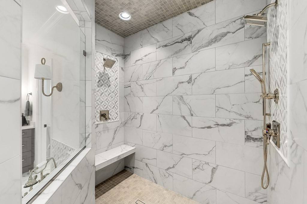 504 McCulley Road Cookeville, TN 38506 - Photo 36 of 70 a bathroom with a bathtub and shower