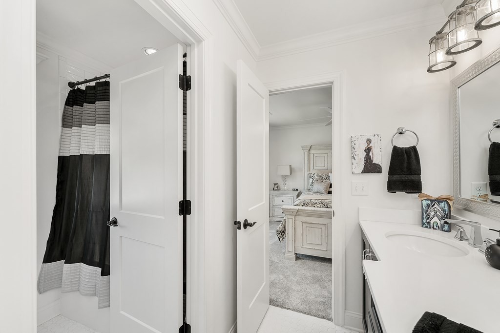 504 McCulley Road Cookeville, TN 38506 - Photo 45 of 70 a bathroom with a sink and a mirror