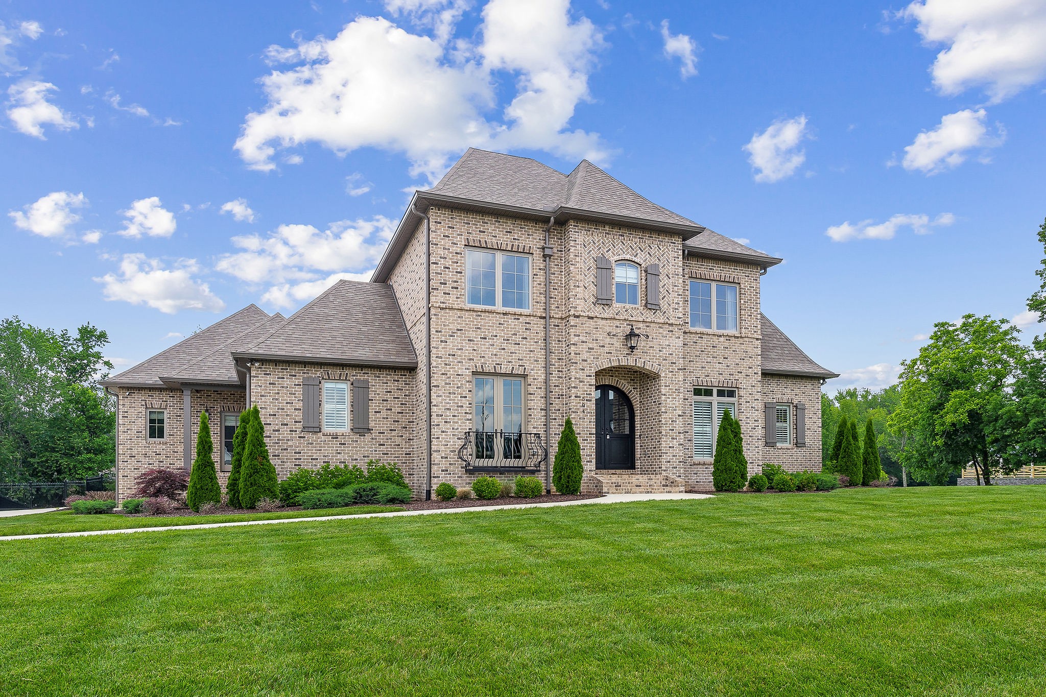 504 McCulley Road Cookeville, TN 38506 - Photo 58 of 70 a front view of a house with a garden