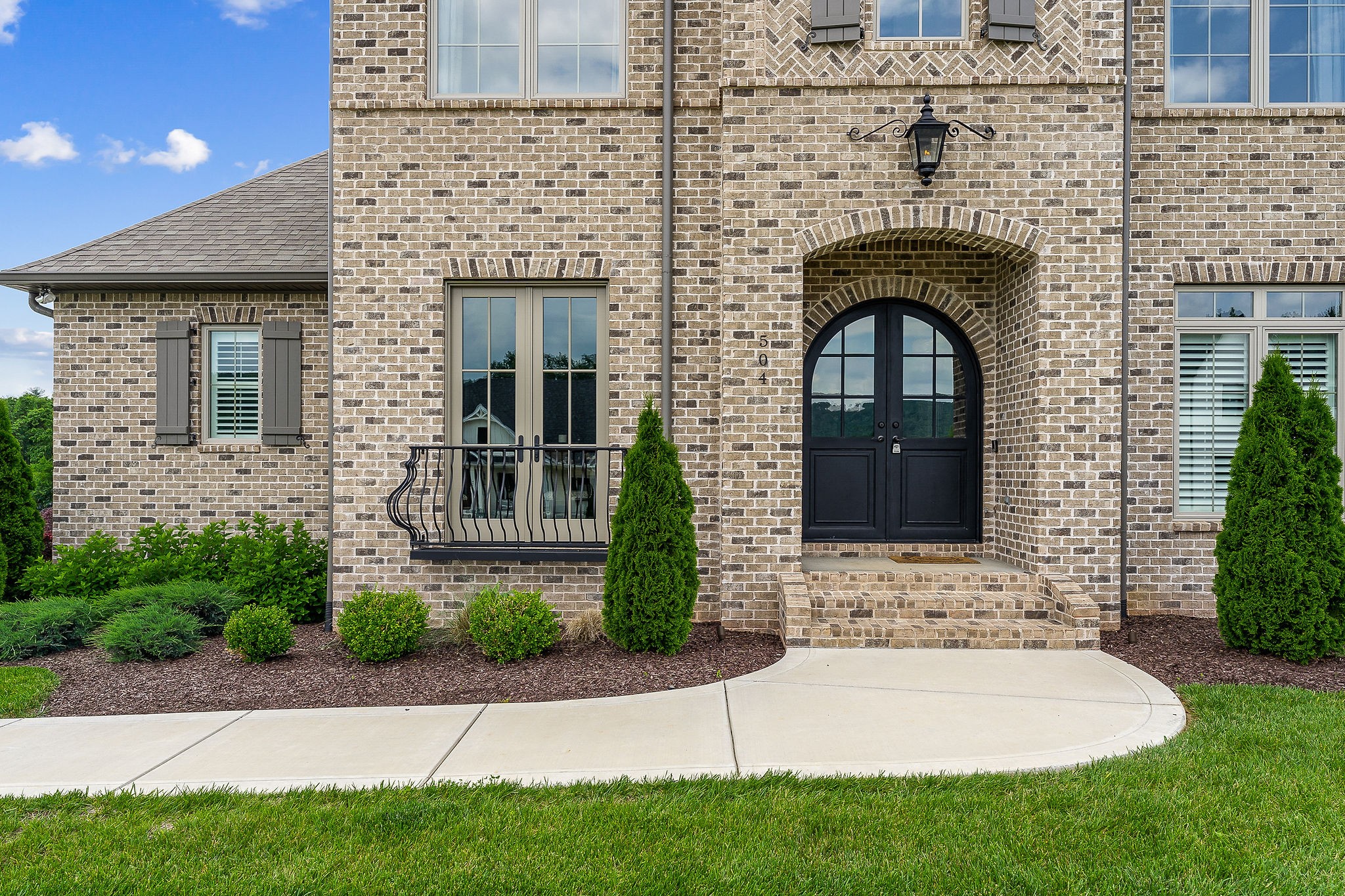 504 McCulley Road Cookeville, TN 38506 - Photo 67 of 70 a front view of a house with garden