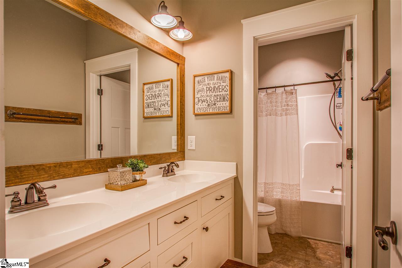 319 Bridges Road Simpsonville, SC 29681 - Photo 27 of 36 Gallery Image 27