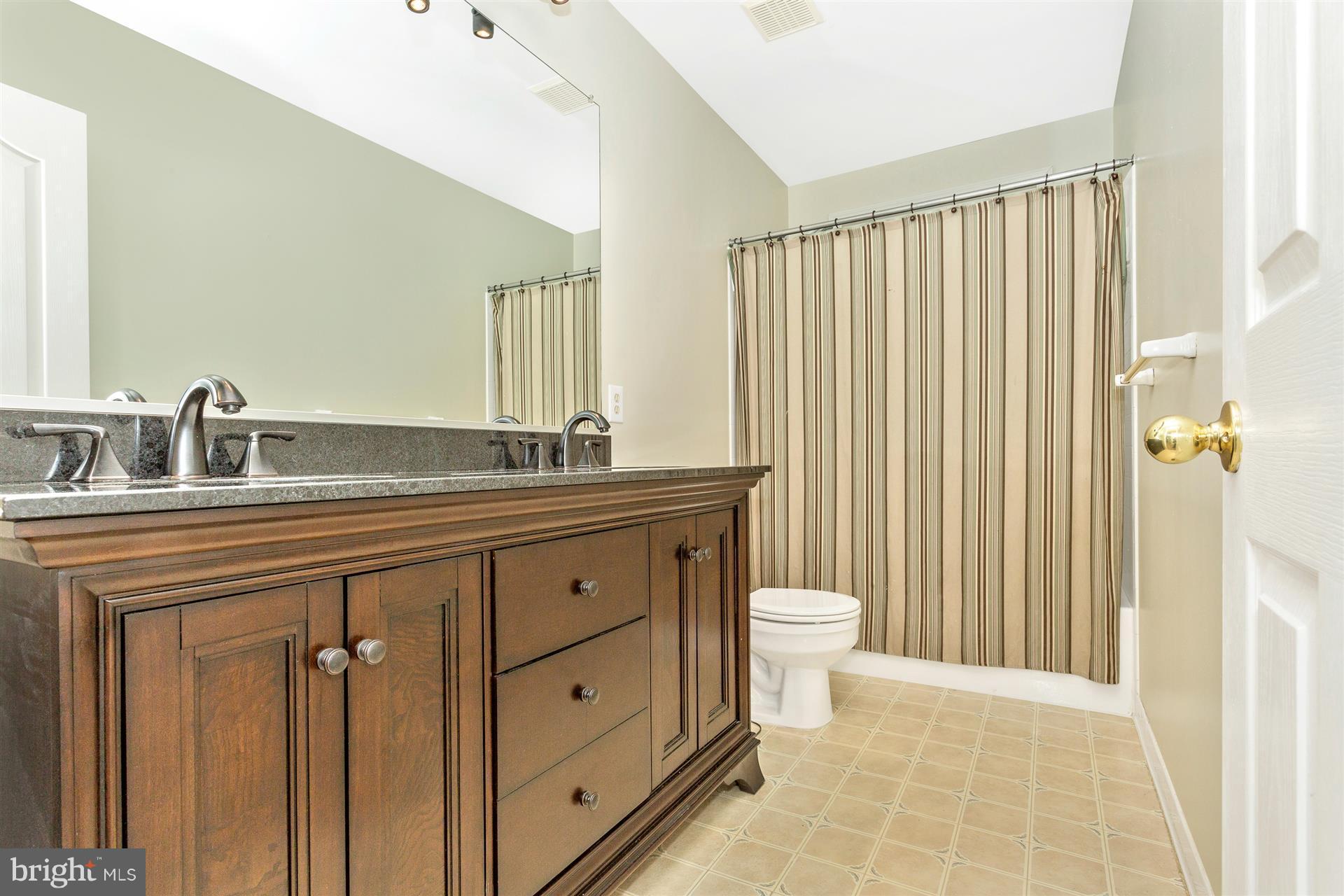 5415 Chillingham Place Frederick, MD 21703 - Photo 19 of 30 Bath