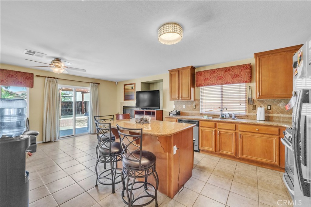 4430 Cactus Tree Lane Hemet, CA 92545 - Photo 15 of 43