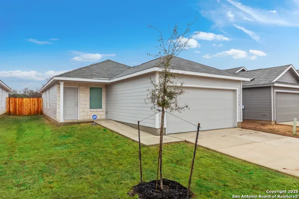 $1,500 | 5750 Repeating Way, Von Ormy, TX 78073