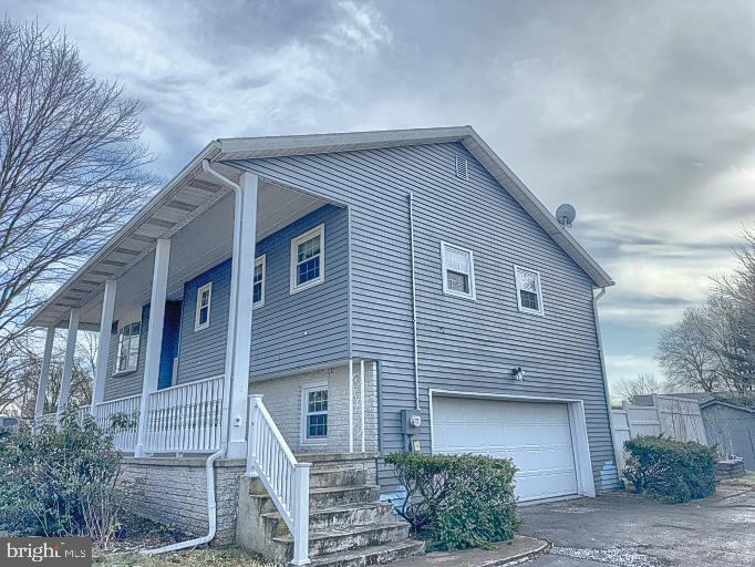 2116 Circle Road Carlisle, PA 17013 - Photo 3 of 31 Gallery Image 3