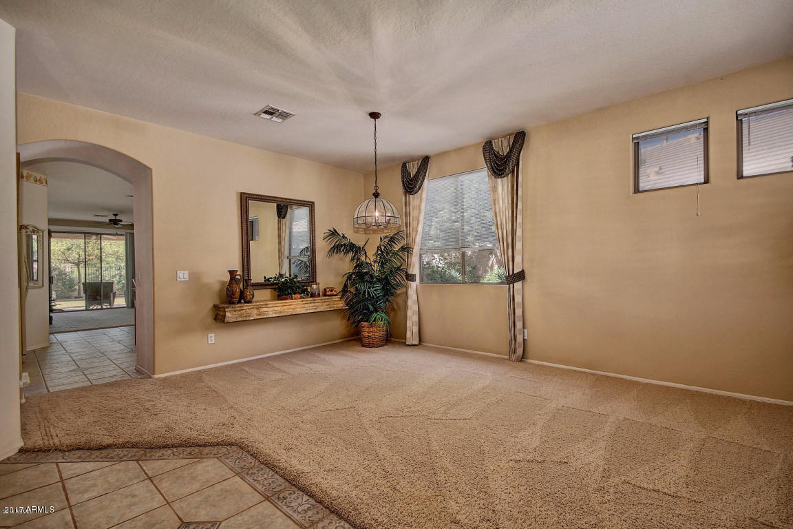 2427 East Fremont Road Phoenix, AZ 85042 - Photo 3 of 18 Fremont - Great Room