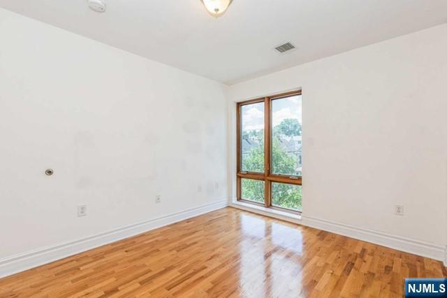 17 Meadow Road, Unit 310 Rutherford, NJ 07070 - Photo 12 of 22 Gallery Image 12