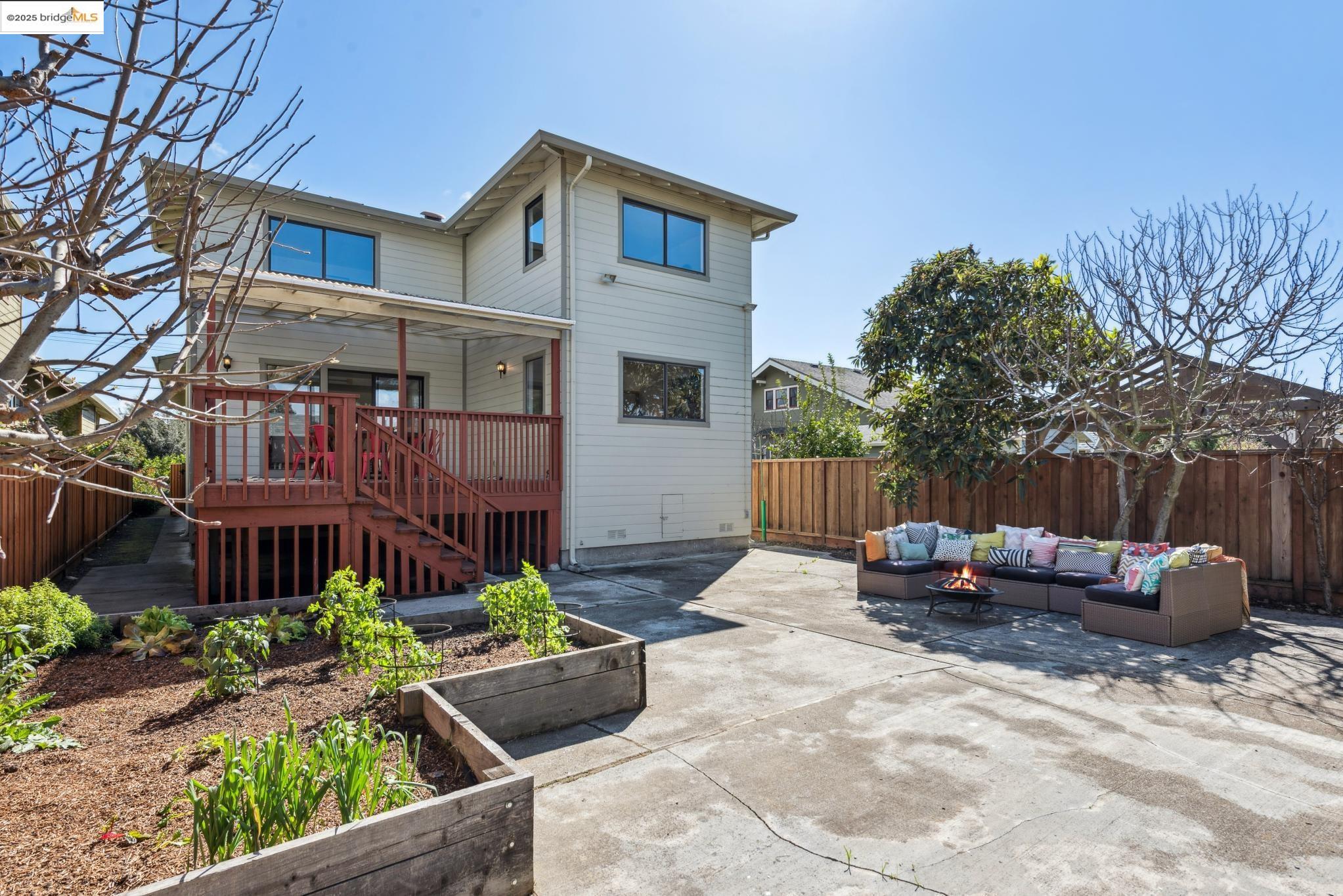 Undisclosed Address San Leandro, CA 94577 - Photo 44 of 50 a front view of a house with garden