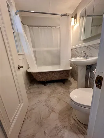 $2,000 | 7 Dupont Street, Unit 1L, Worcester, MA 01604