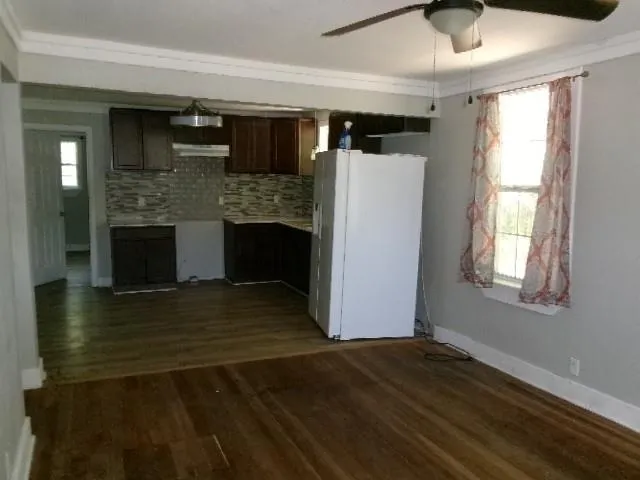 a view of empty room and window