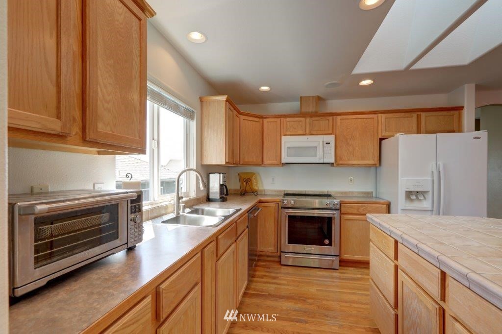 403 170th Place Southeast Bothell, WA 98012 - Photo 6 of 20